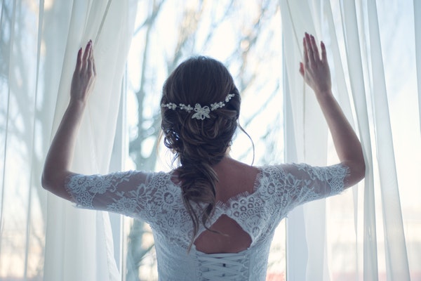adult-bridal-bride-brunette-341372-1
