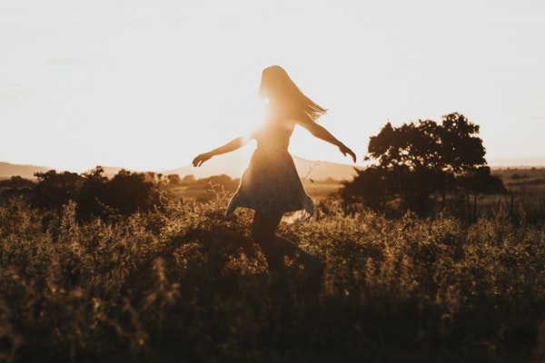 beautiful-countryside-dance-2868441