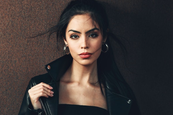 beautiful-woman-black-brunette-1892994