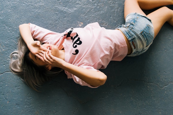 body-casual-concrete-704974