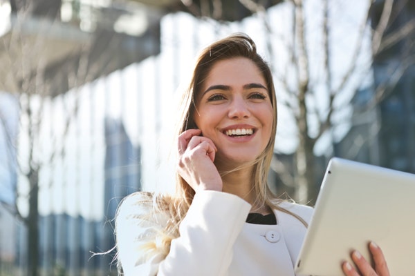 businesswoman-career-communication-789822-1