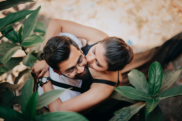 couple-embracing-enjoying-2250589-1
