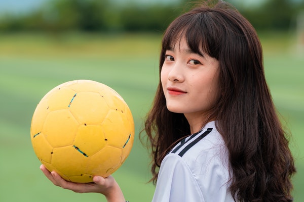 girl-cute-ball-football-3653353