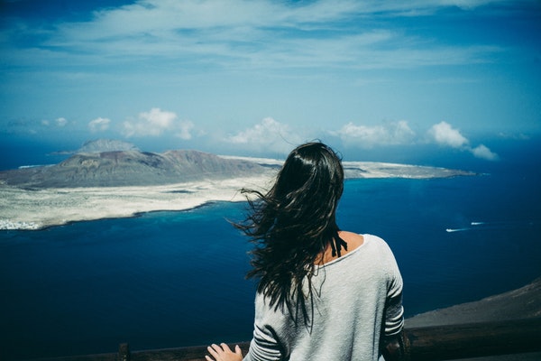 girl-landscape-mountain-612881