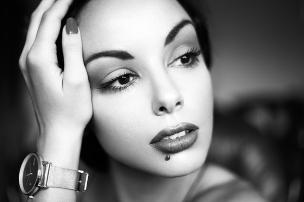 grayscale-photography-of-a-woman-s-face-3421911