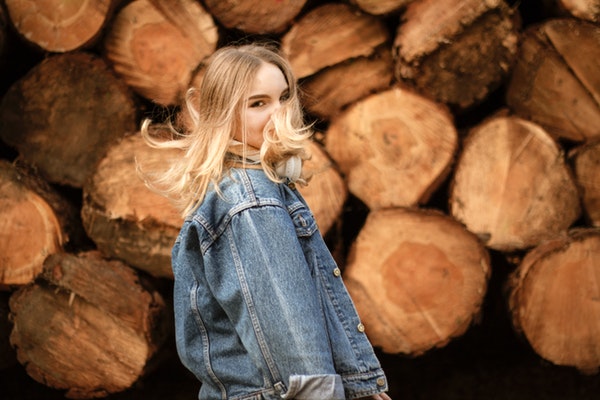 shallow-focus-photo-of-woman-in-blue-denim-jacket-3142712-1