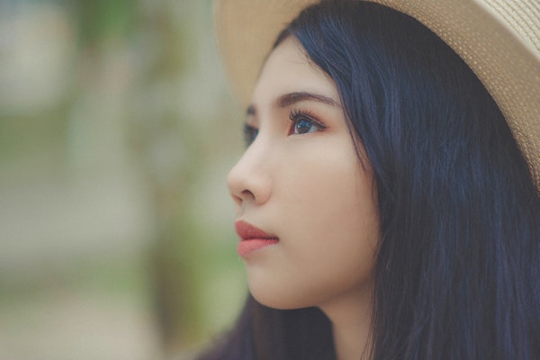 woman-wearing-brown-fedora-hat-715840