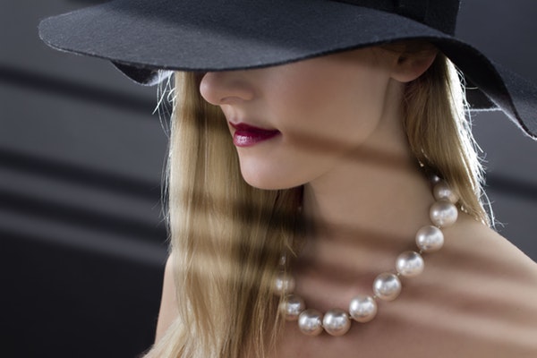 woman-wearing-hat-247115