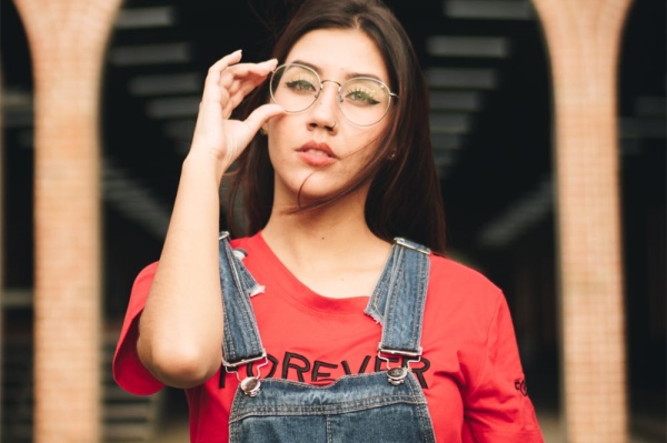 我想追求一个女老师，该如何追求？