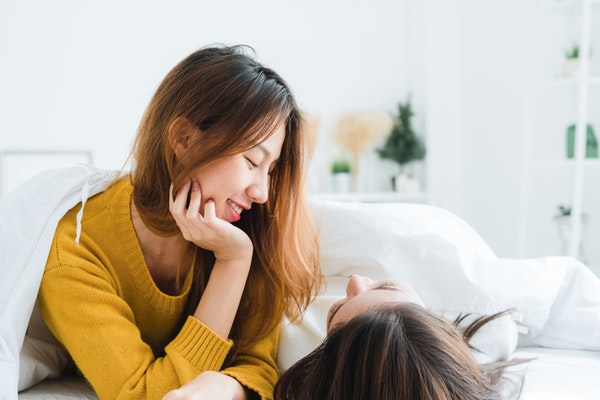 内向男生适合什么女生 和这4种女生一拍即合