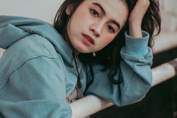 和女生聊天总是敷衍我？这两个终极方法帮你改变！