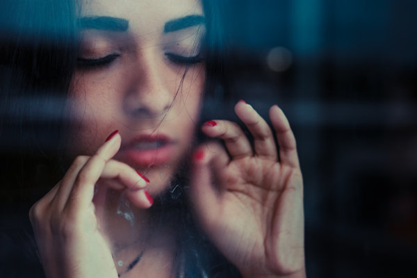 和女生聊天对方很不耐烦？不要再“跪舔讨好”式聊天了！