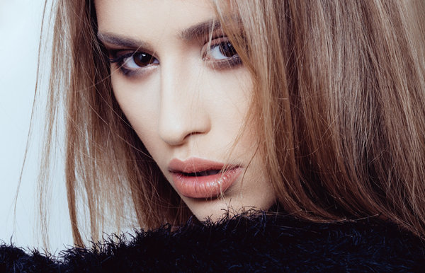 女生说我又不是你的谁什么意思？教你如何高情商回复