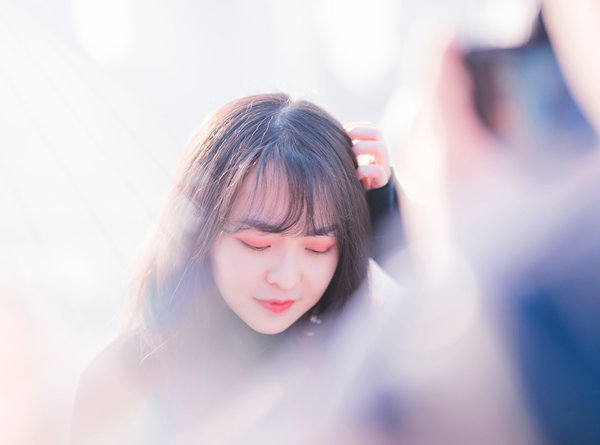 聊天中怎么和妹子拉近距离？超实用聊天技巧帮你来撩妹！