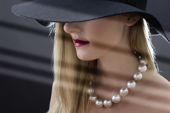 谈恋爱要善于伪装，这是没有错的！