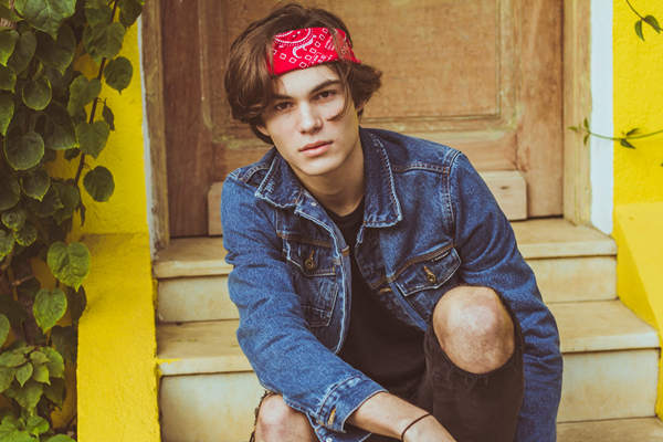 女孩子都喜欢什么样的男生？什么样的男生招女生喜欢？