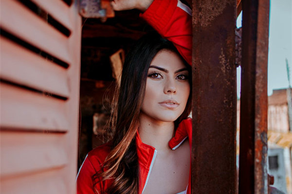 跟女生怎么在网上聊天？跟女生网上聊天的小技巧！