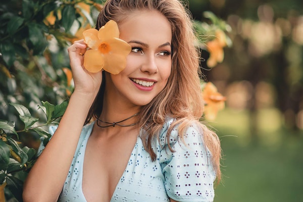 刚加上的女生该怎么聊？教你如何避免尬聊冷场！