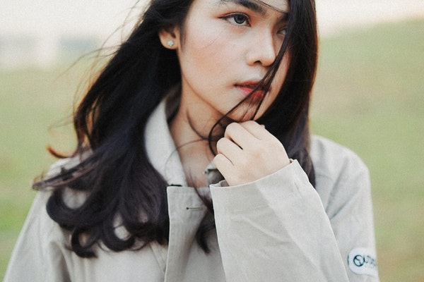 女孩聊天敷衍该放弃吗？教你如何重建吸引