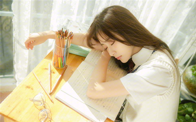 和女生聊天话题技巧，和女孩子聊天怎么找话题(附聊天对话)