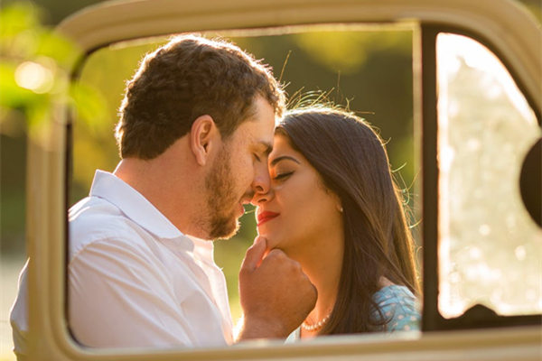 情人节怎么约女生出来玩？说什么好？（邀约全攻略）