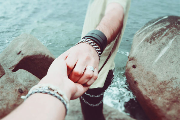 关心体贴女朋友的话（暖心话术）