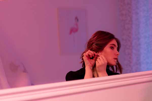 别人介绍的女孩怎么跟她聊天？这么聊女生会对你动心