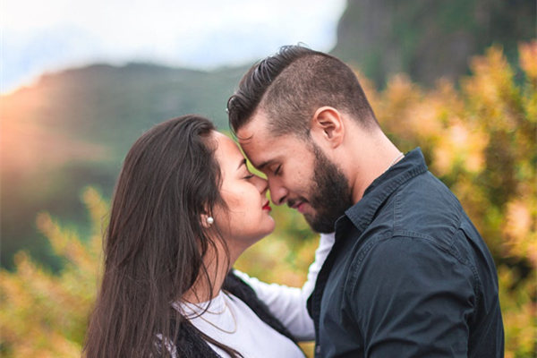 教你如何成功谈恋爱【男生版】，5个恋爱技巧助你修成正果！