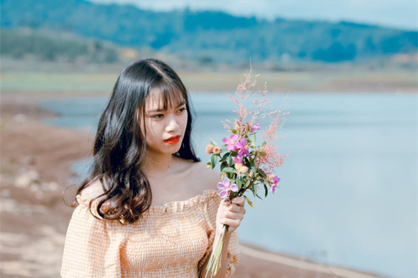 相亲的女生不冷不热还要追吗？恋爱先生给你5个最真诚的建议！