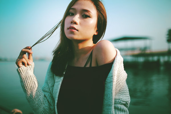 感觉和妹子聊不来？学会这几招让女生主动找你聊