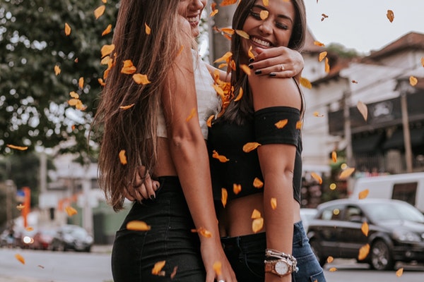 怎么和女生升级关系？这几种方法能帮你