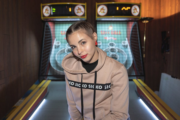 女生说自己心情不好怎么哄？3招走入她的内心（神回复）