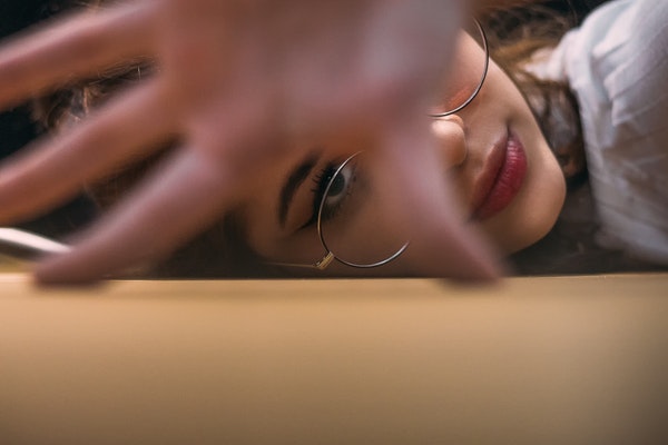 约会后感觉女生变得冷淡？带你找出问题所在，扭转被动局面！