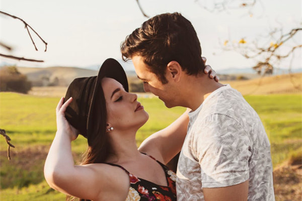 挽留女友最有力度的话！教你2招挽回和女友的爱情！