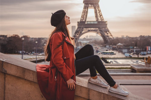 女神失恋了，要我陪她喝酒，我该怎么表现？