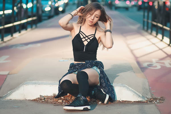 追求的女生说已经交男朋友了，我该怎么回复？还要不要继续追？