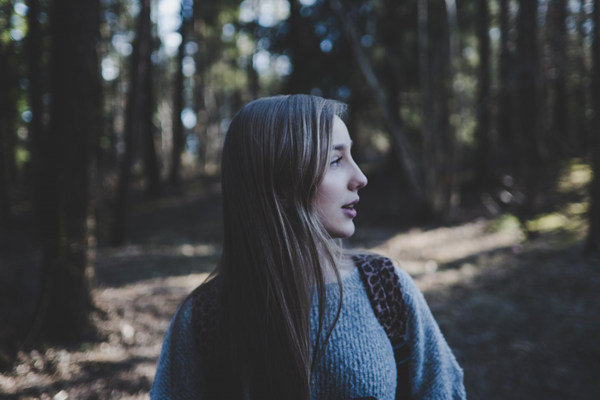 相亲时怎样聊天才合适，给对方留下好印象