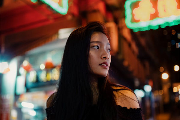 和女生第一次见面说什么好？3个技巧让她想要跟你回家