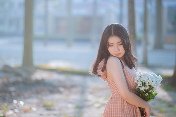 和妹子聊天总是没话题？恋爱新手小白必学聊天技巧！