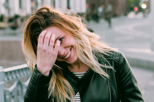 跟女生怎么在网上聊天？跟女生网上聊天的小技巧！