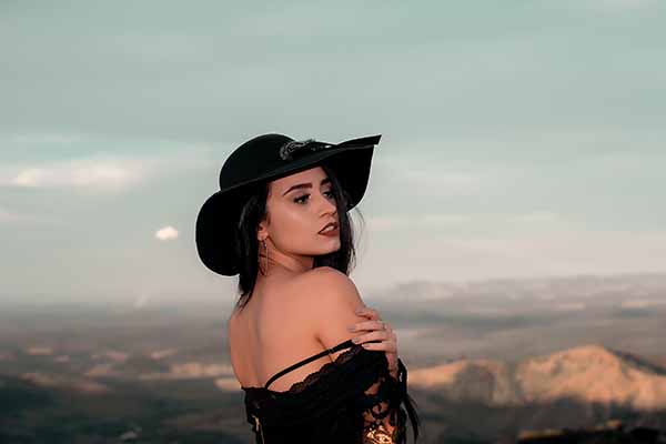 加美女微信怎么打招呼 刚加女生如何开场好感加倍