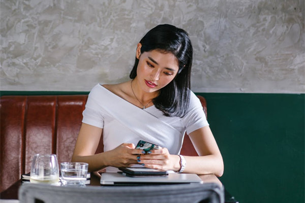 女生说我们做朋友意味着什么，女生说做朋友还要继续追吗？（深度好文）