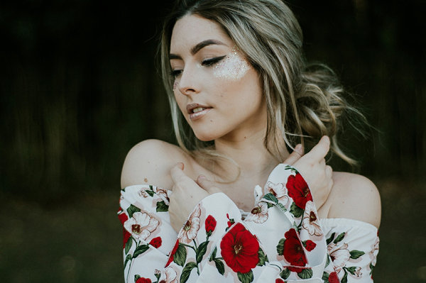 怎么和女生聊天更容易让她接受？这几点男生必须要懂