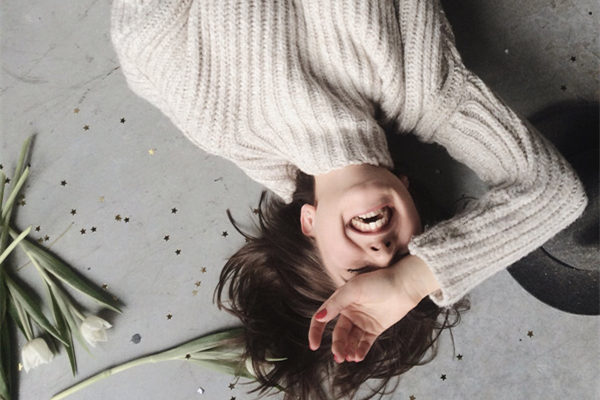 女生回微信慢或者突然不回复了是什么意思？该怎么办？