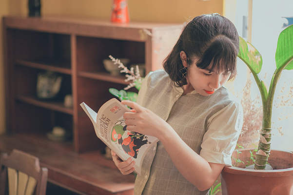 我喜欢的女生把我当哥们，我该怎么办？