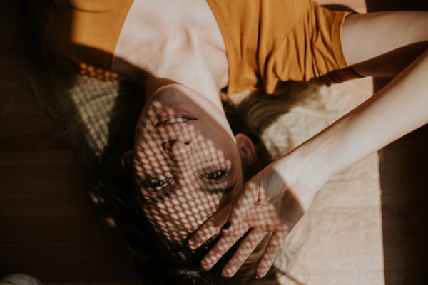 和女生聊天搞笑话题 跟妹子聊这些让她喜笑颜开