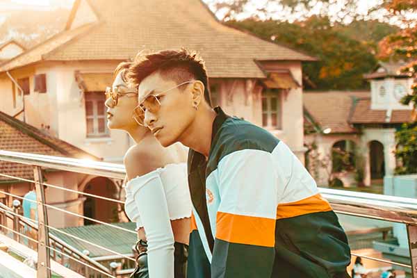 女生主动说晚安是什么意思 女生说晚安怎么回复暧昧的话