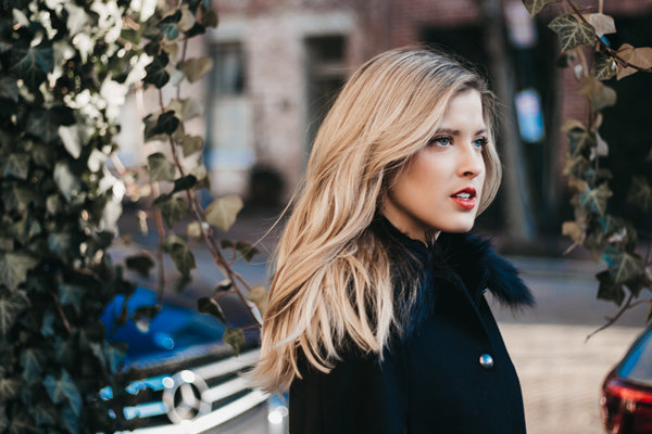 “跪舔讨好”式聊天