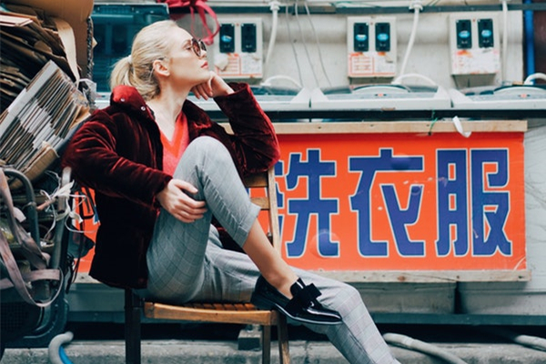 最接地气的和女孩子聊天幽默技巧，宅男必读的脱单攻略！