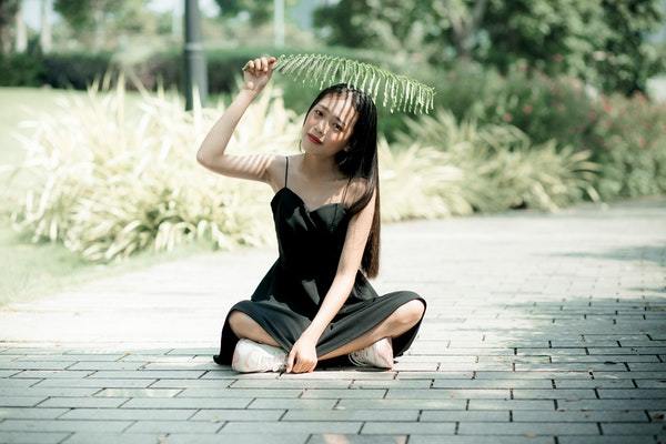 不尴尬的聊天开场白有哪些？教你如何高情商和妹子打招呼！